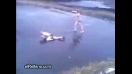 Ludii skachat v ledena reka