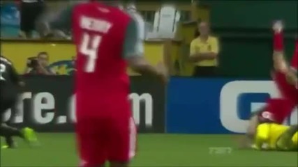 Вратар почти убива футболист