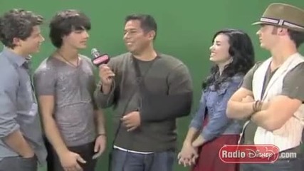 Demi Lovato & Jonas Brothers Behind the Scenes Camp Rock 2 Its On 