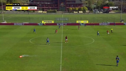 Димка на терена по време на мача Крумовград - ЦСКА