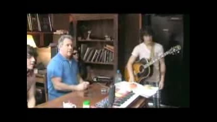 New!! Jonas Brothers Band in a Bus Episode 10 Lovebug