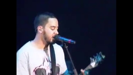 Linkin Park - Crawling (kroq Weenie Roast 2007) 