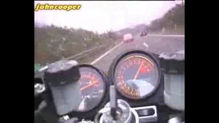 Kawasaki Zxr vs Mercedes Cl600