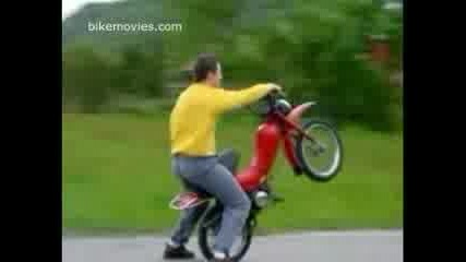 Смешно падане с мотор 