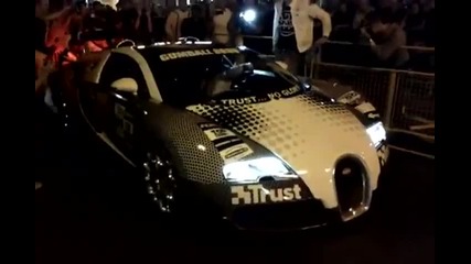 Този човек обича Bugatti Veyron !
