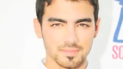 Joe Jonas is beautiful 