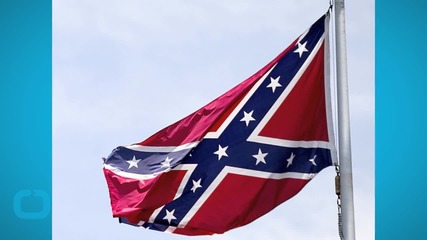 Confederate Flags Welcome President Obama at Oklahoma Hotel