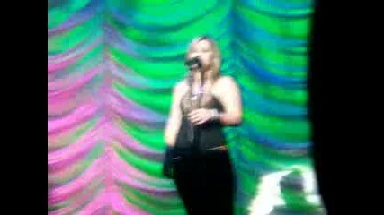 Kelly Clarkson Beautiful Disaster Live Manchester Apollo March 2008 