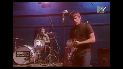 Arctic Monkeys - I Bet You Look Good On The Dancefloor  (promo only)