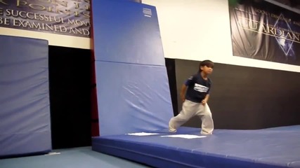 Момче на 6 годинки с невероятни Parkour умения