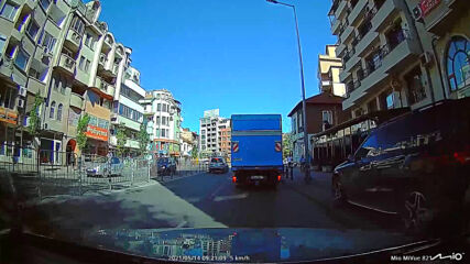МОЯТА НОВИНА: Паркиране на тротоара в Пловдив