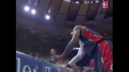Lebron James Отбелязва 52 