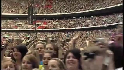 Usher - Omg (live at 95.8 Capital Fm Summertime Ball ) 