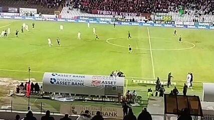 Виктор Генев напусна принудително терена