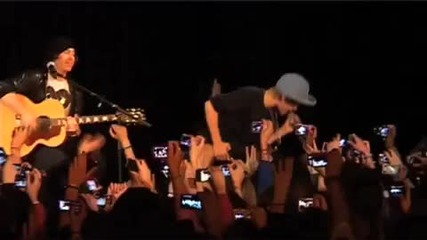 Justin Bieber - Baby (live Nrj)