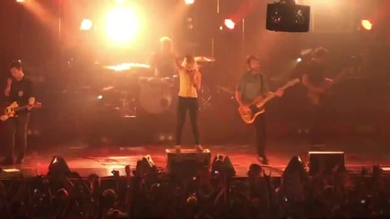 Paramore - Crushcrushcrush (hd) live in Philadelphia, Pa on October 17, 2009 