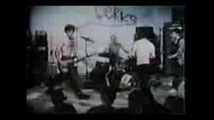 Circle Jerks - Back Against The Wall (live in 1980)