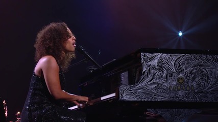 Alicia Keys - Girlfriend (piano & I: Aol Sessions +1)