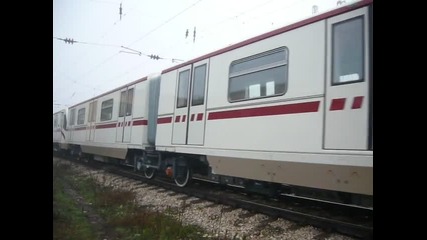 Влак с вагони за метрото в София