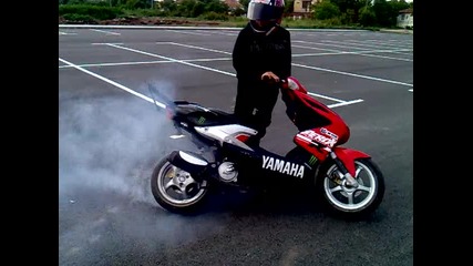 Yamaha Aerox burnout