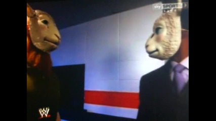 Errick Rowan плаши Santino и дава маска на овца на специалния гост - Wwe Raw - 25.11.13