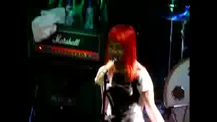 Paramore - When It Rains (live)
