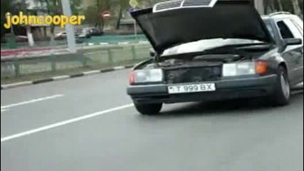 Така се кара Мерцедес ( Смях )