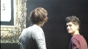 One Direction - Хари имитира Найл на концерта в Лодърдейл