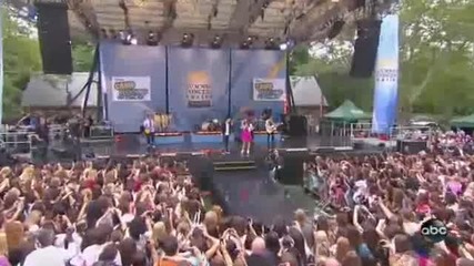 Joe Jonas & Demi Lovato - Wouldnt Change A Thing Live Good Morning America