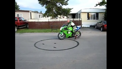 Kawasaki zx7r smiles burnout 