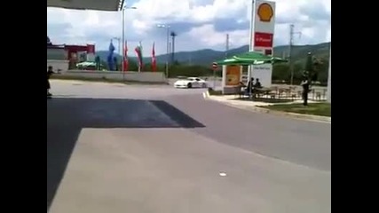 Лудак откача със Тойота Супра