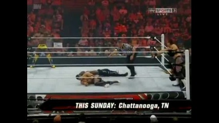 Kofi Kingston и R - Truth печелят титлите по двойки [ Wwe Raw, 30.4.12 ]