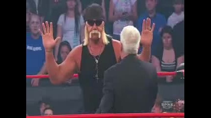 Hulk Hogan вика Sting на ринга [ Tna Impact 15.03.10]