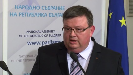 Цацаров: Прокуратурата работи по операция "Червеи"