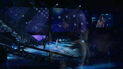 Селена Гомез пее a year without rain . Peoples Choice Awards!!