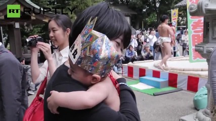 Sumo Wrestlers Make Newborns Wail for Naki Sumo Crying Festival