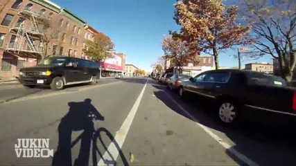 Катастрофа в Ню Йорк между автомобил и велосипедист