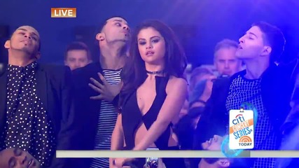 За втори път на живо песента Same Old Love - Selena Gomez