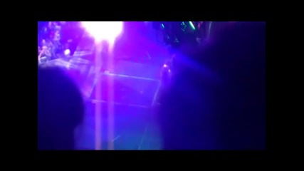 Justin Bieber - Somebody To Love наживо в Toronto 21.08.2010 