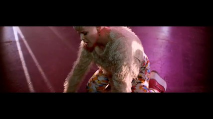 Robyn - Call Your Girlfriend