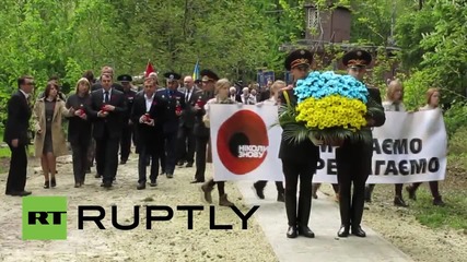 Ukraine: Lviv residents mark the International Day of Remembrance and Reconciliation