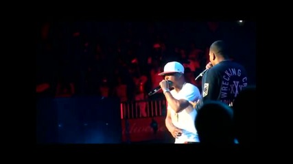 T.i. & Nelly - Get Loose / This Time Of Night *на живо*