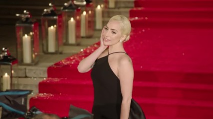 Lady Gaga на червения килим на British Fashion Awards 2016
