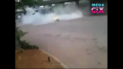 Не дрифтете така , опасно е ;)