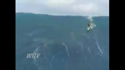 Сърфис и вълна 38м.,след цунами в Япония
