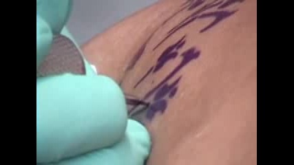 Tattoobin - Getting a Tattoo