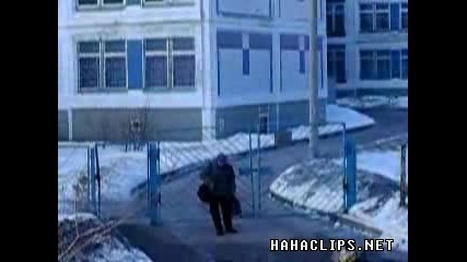 Този Човек Доста Се Е Почерпил