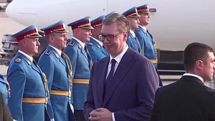 Еманюел Макрон пристигна на посещение в Сърбия