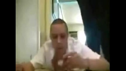 Идиот - Опит Да Смачка Cd С Лице
