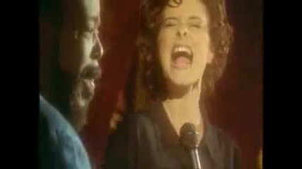 Lisa Stansfield and Barry White - All around the world 